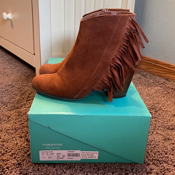 Size 7.5 Women’s Maurice’s Toni Fringe Bootie / Fringe Booties - Picture 2 of 12
